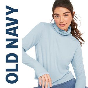 Old Navy Ultralite Performance Cropped 